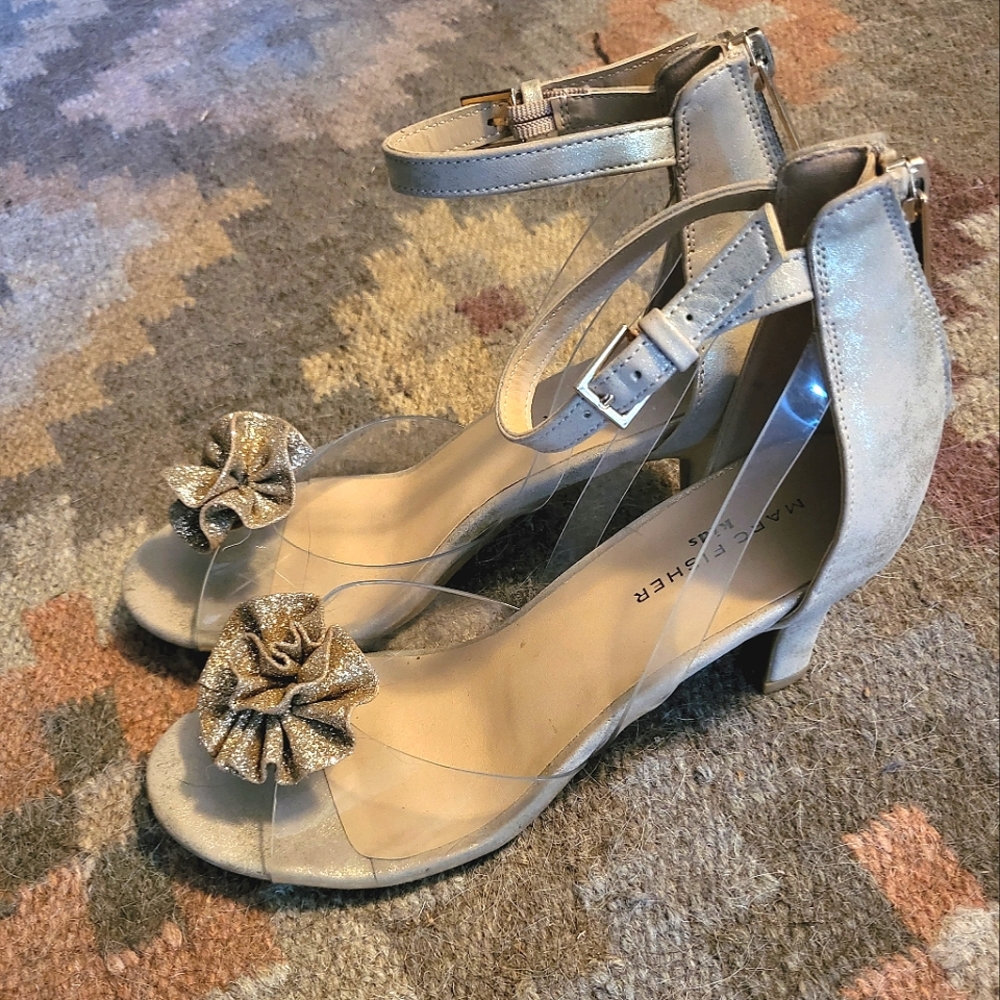 Gold dress shoes ♡ Big Girl Size 5 SOLD